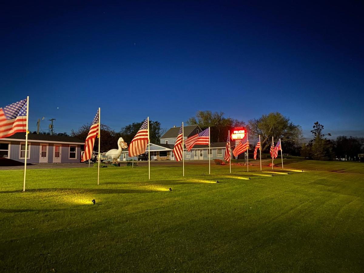 Pelican Motel Pelican Rapids Εξωτερικό φωτογραφία